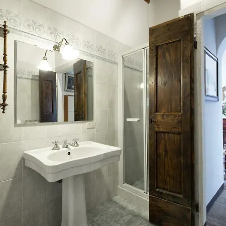 Sleeps 2 Air Con Wifi * Cortona