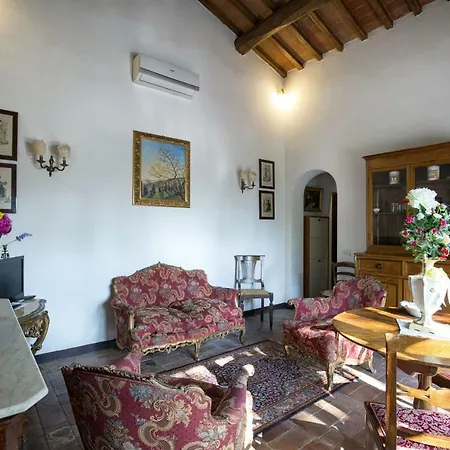 Sleeps 2 Air Con Wifi
