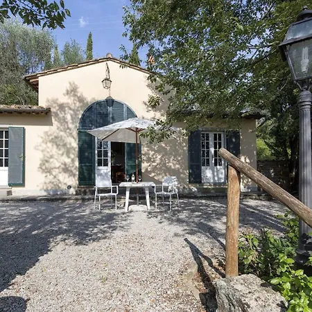 Sleeps 2 Air Con Wifi Cortona